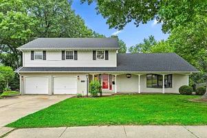 featured image of 5311 N Woodview Ave #NA