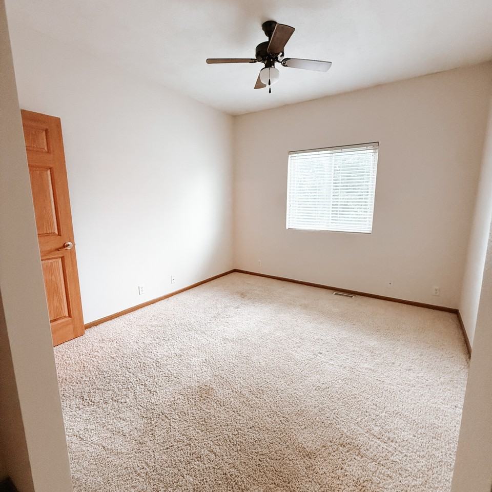 10609 S 25th Ave #NA - Photo 5 of 12