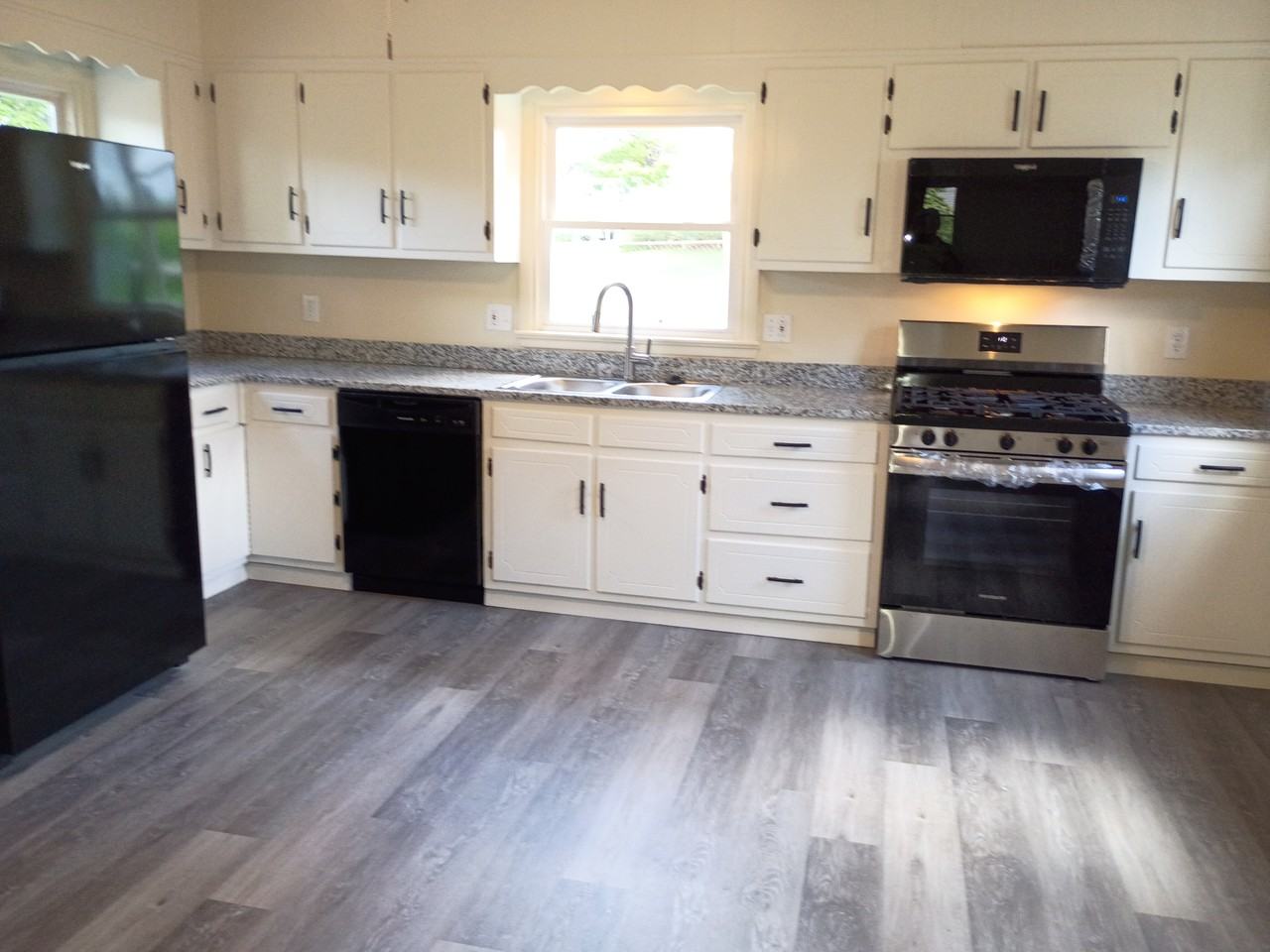 12B W Glenwood Dr #NA - Photo 2 of 33