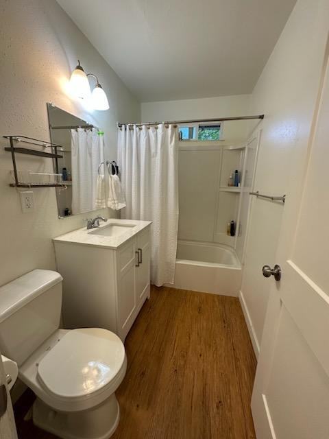 1846 Lansing Ave Ne #1846 - Photo 4 of 7