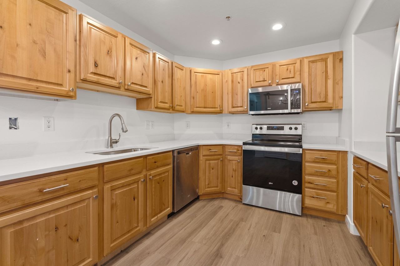 8204 N Cedar Springs Rd #2 - Photo 3 of 17