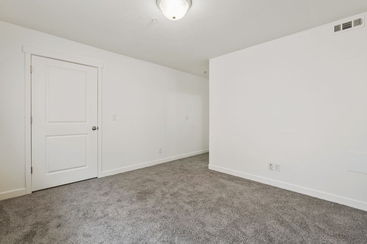 8204 N Cedar Springs Rd #2 - Photo 5 of 17