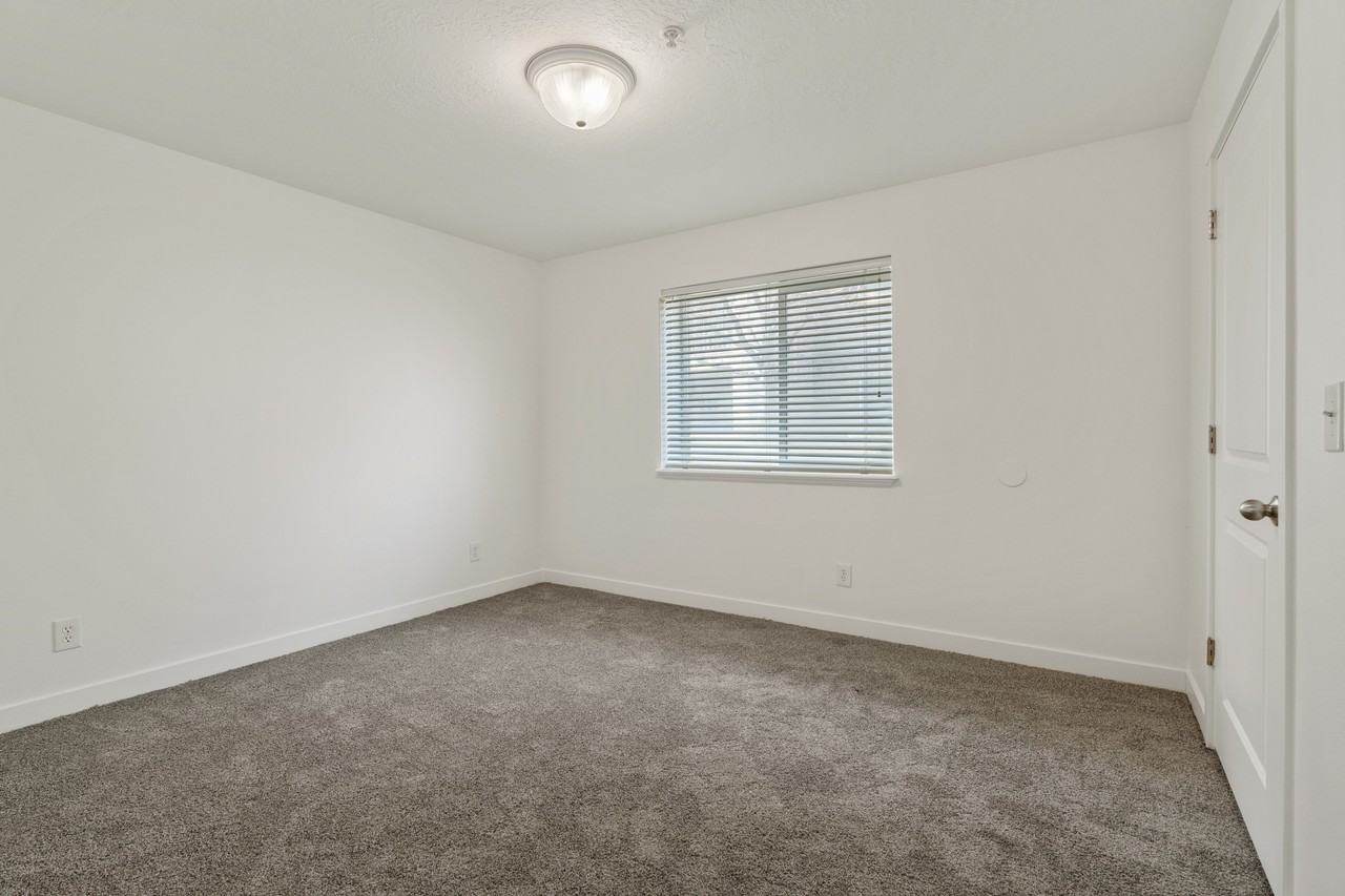 8204 N Cedar Springs Rd #2 - Photo 7 of 17