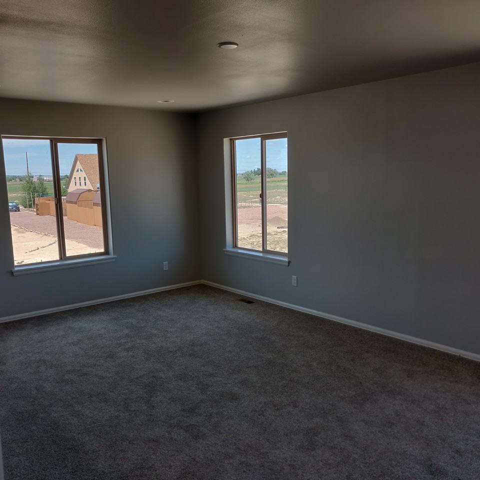564 S Angus Ave #H - Photo 6 of 10