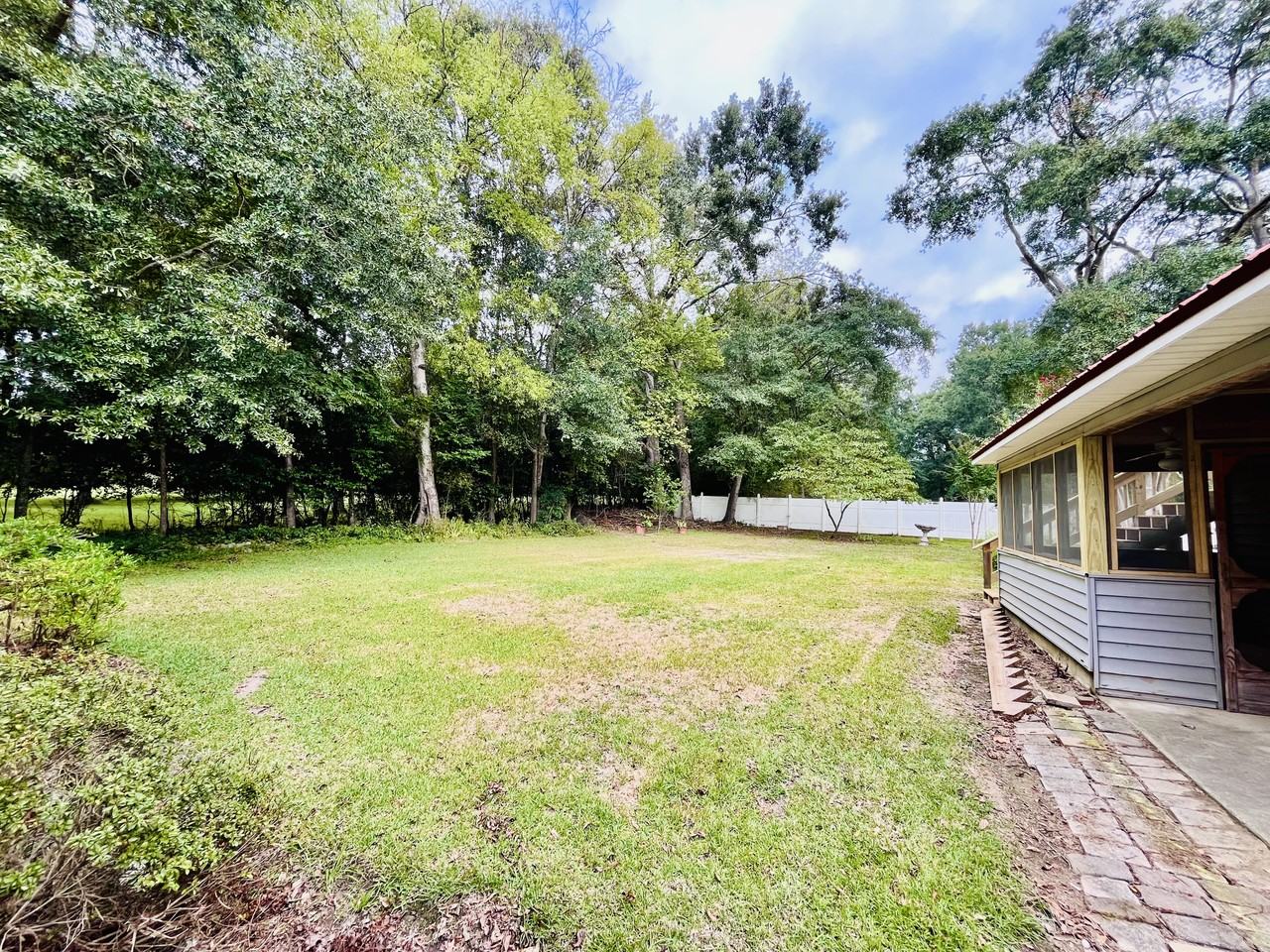 339 Sharon St #NA - Photo 7 of 24