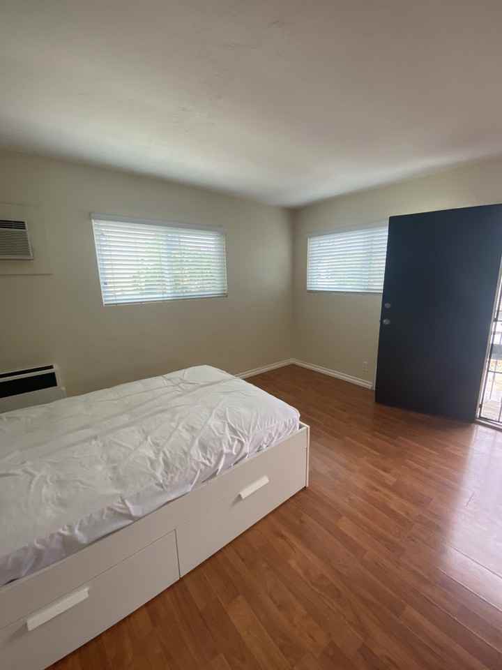2919 Juniper St #1 - Photo 3 of 11