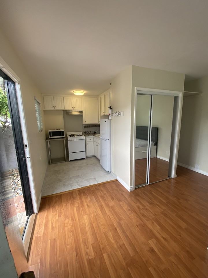 2919 Juniper St #1 - Photo 4 of 11