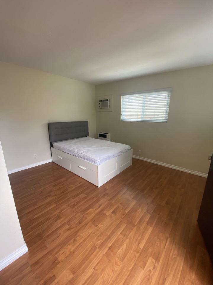 2919 Juniper St #1 - Photo 5 of 11