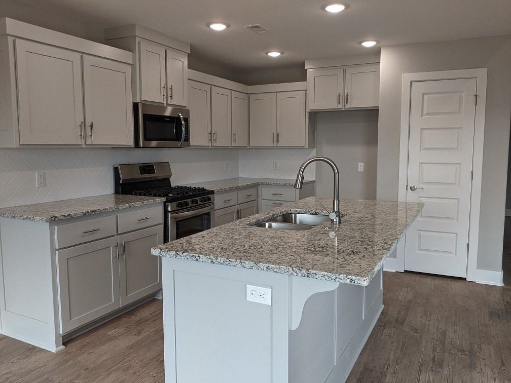 3459 Avon Ave - Photo 3 of 12
