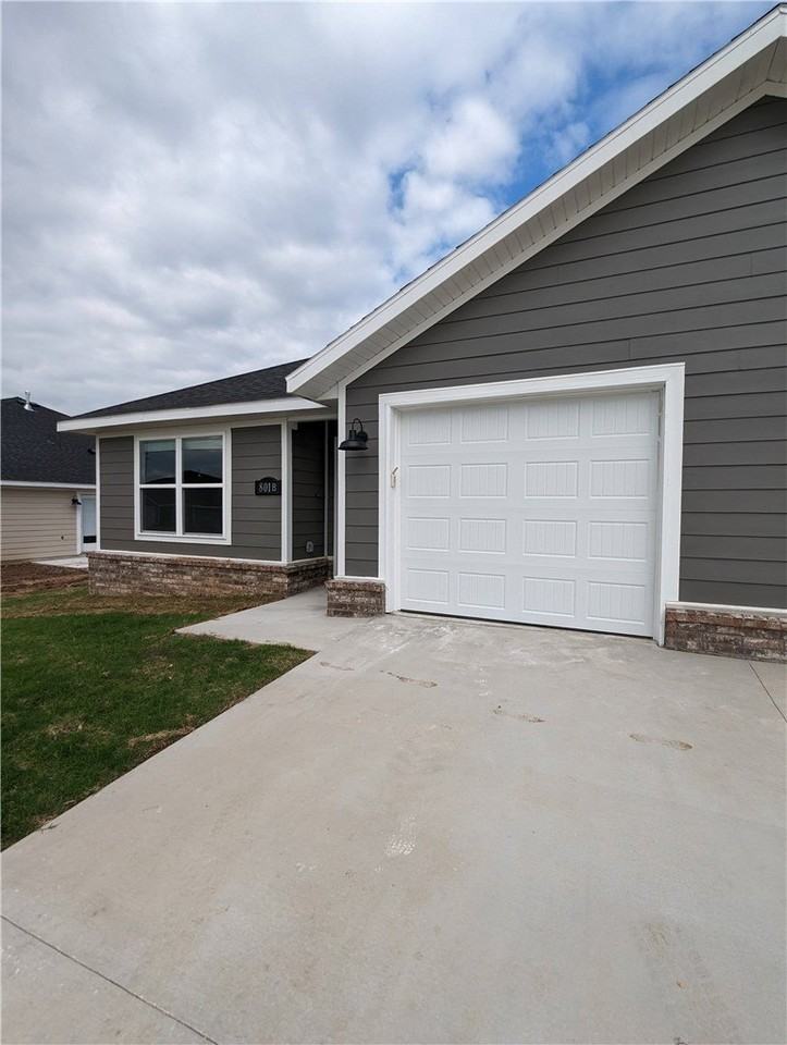 801 W Loren Dr #B - Photo 2 of 11