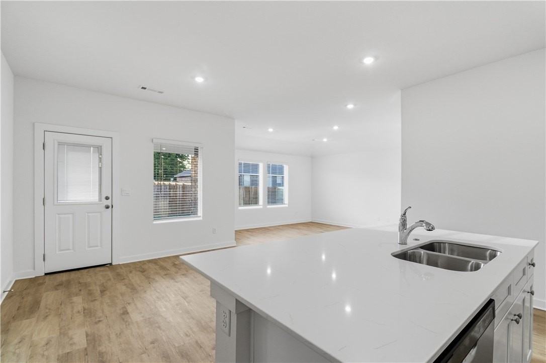 405 Ratliff Ave - Photo 6 of 15