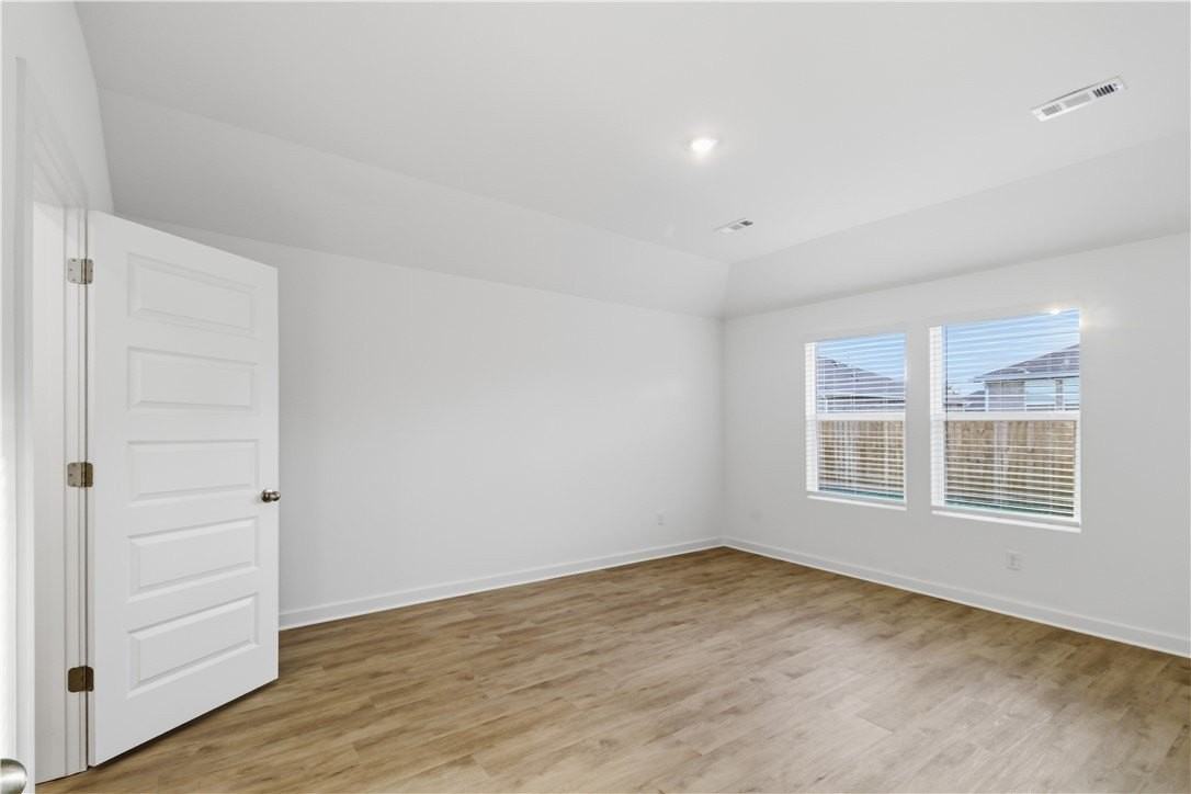 405 Ratliff Ave - Photo 7 of 15