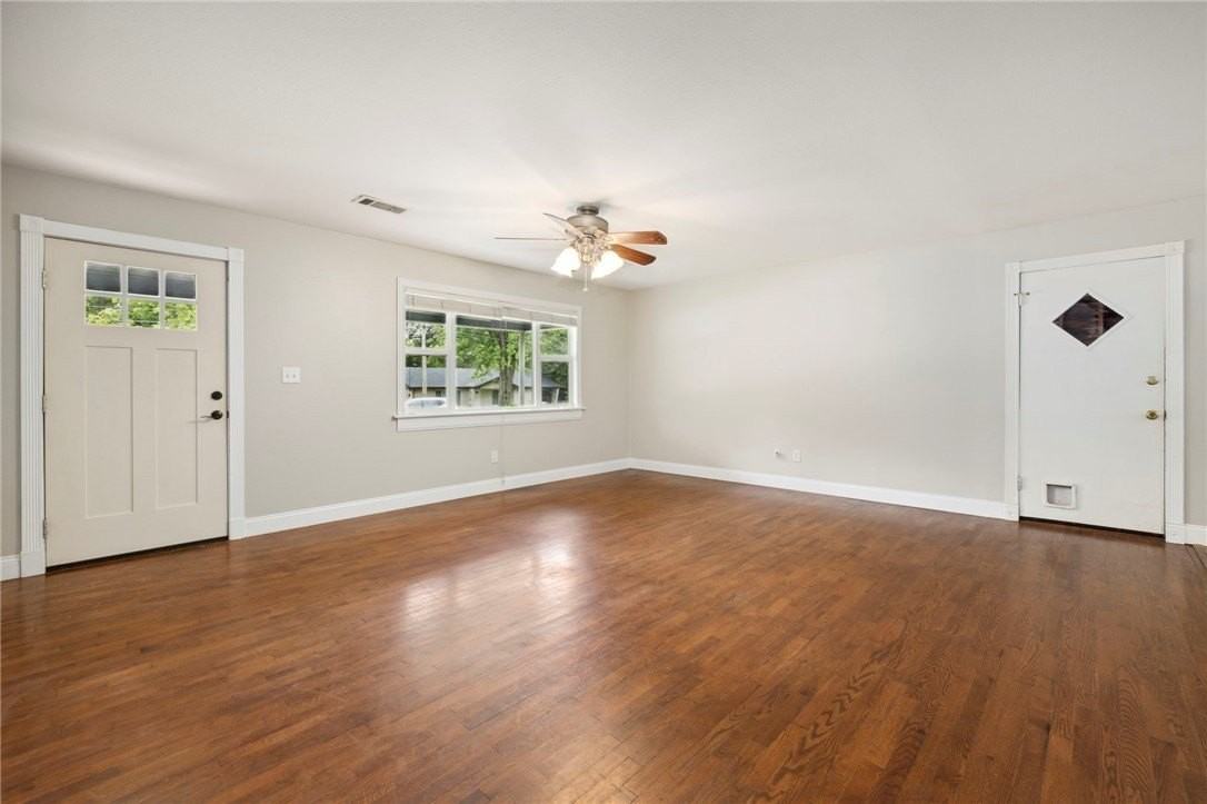 2312 W Holly St - Photo 7 of 20