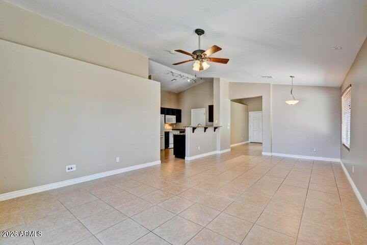 13726 W Peck Dr - Photo 5 of 15