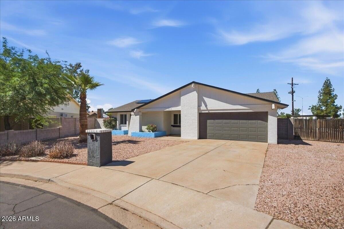 2018 S Davis Cir - Photo 2 of 40