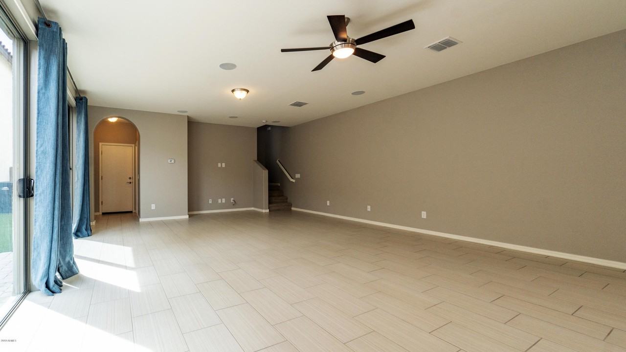 2957 N Brighton - Photo 5 of 34