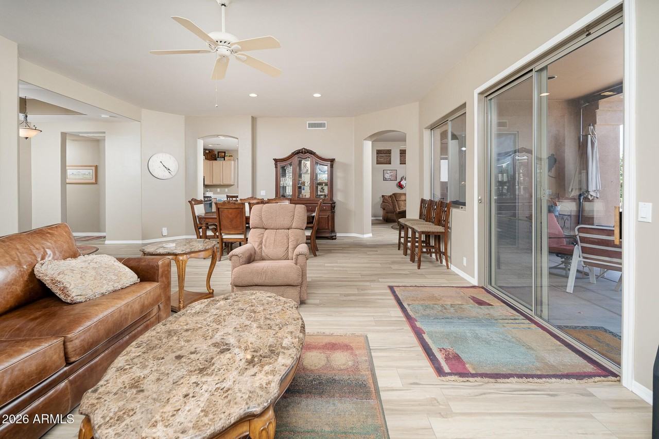 6037 W Robin Ln - Photo 6 of 39