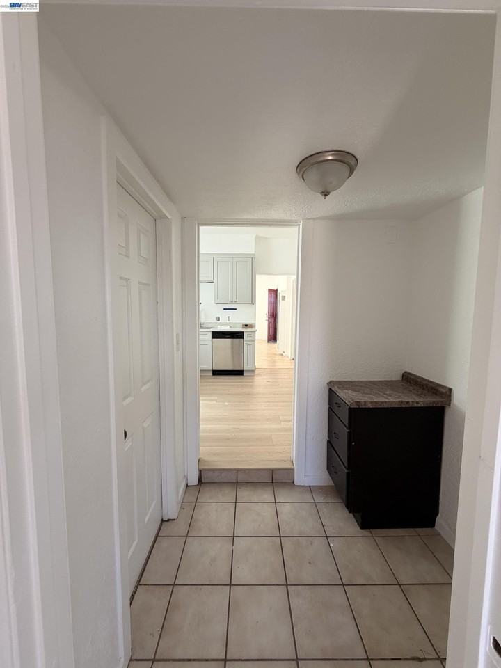 1910 Marin St - Photo 5 of 12