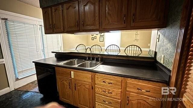 212 Bay View Dr - Photo 3 of 26