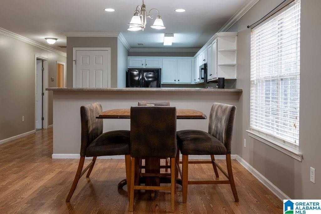 2079 Willow Glenn Dr - Photo 2 of 11