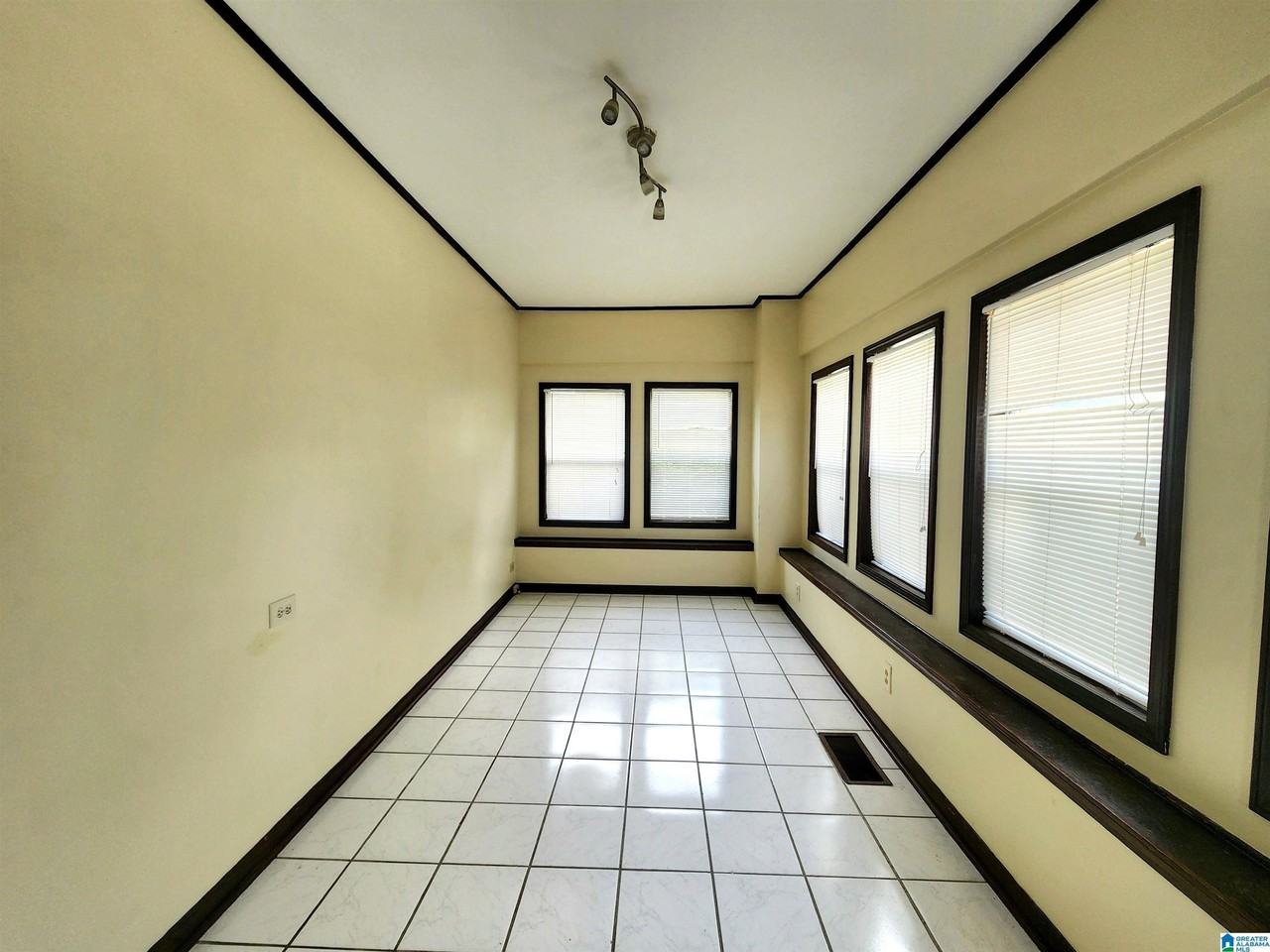 513 10th Ct S - Photo 3 of 21