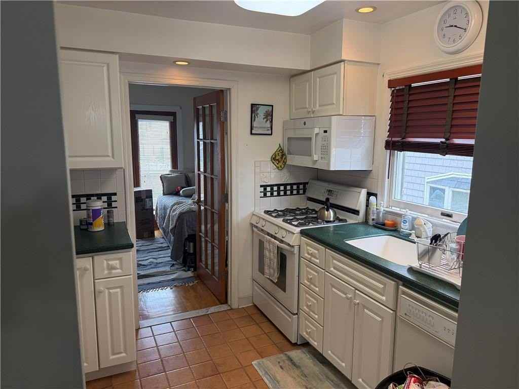 175 Beach 127th St - Photo 2 of 11