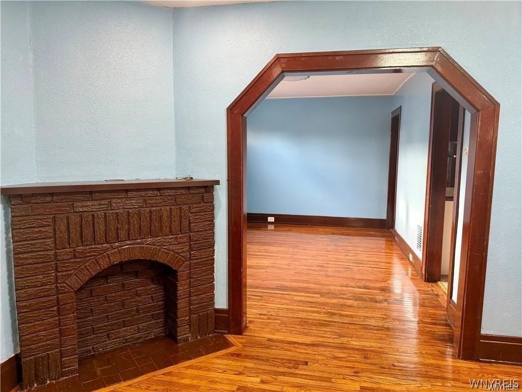 484 Dartmouth Ave - Photo 4 of 16