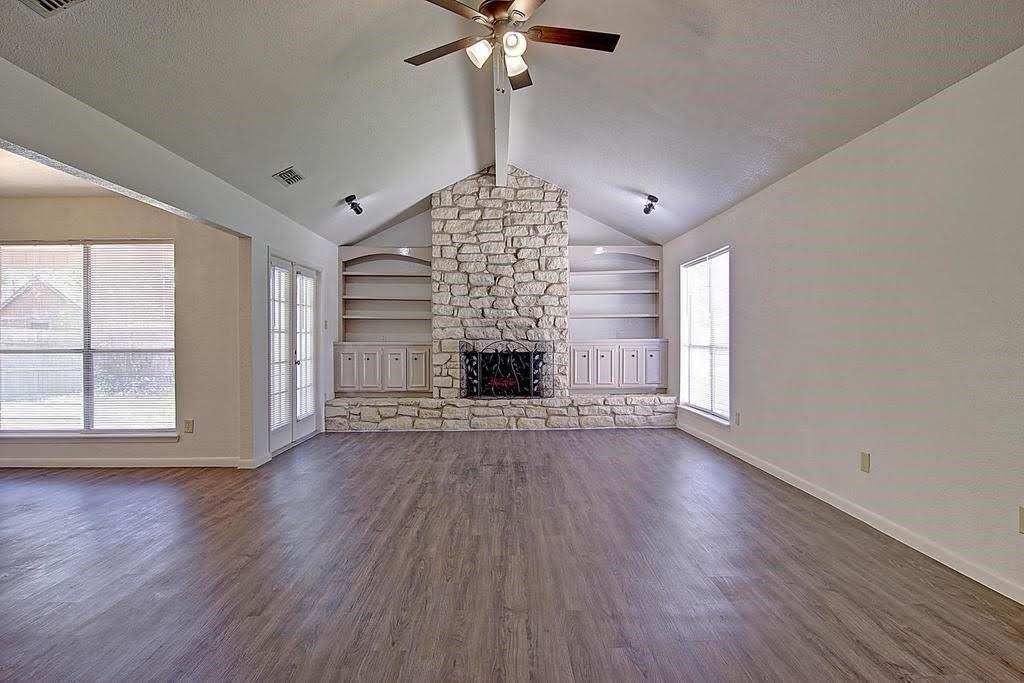 4305 Beard Dr - Photo 3 of 40