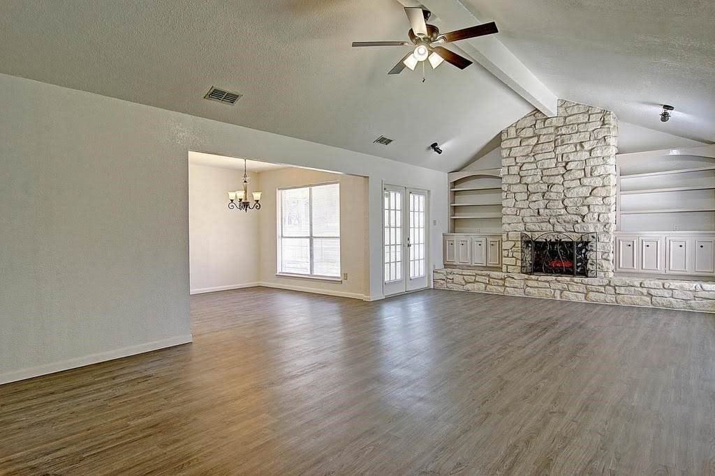 4305 Beard Dr - Photo 4 of 40