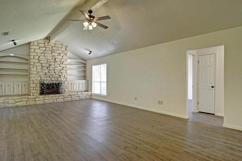 4305 Beard Dr - Photo 5 of 40