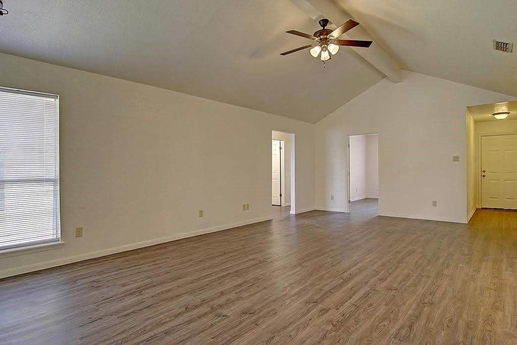 4305 Beard Dr - Photo 6 of 40