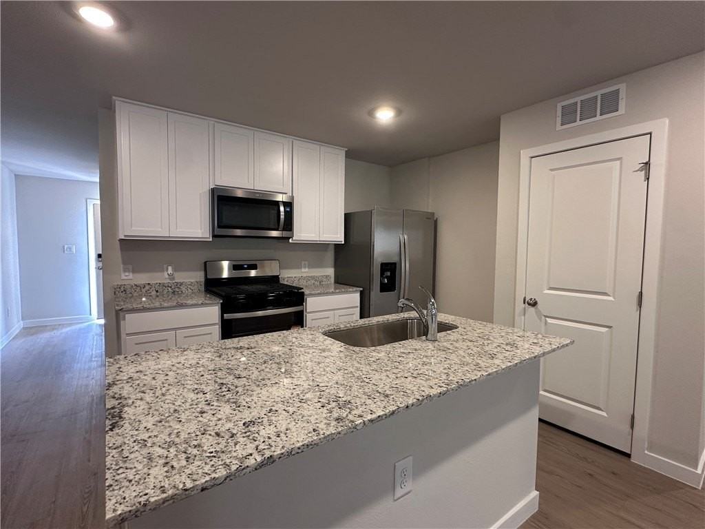 1606 Letty Ln - Photo 2 of 10
