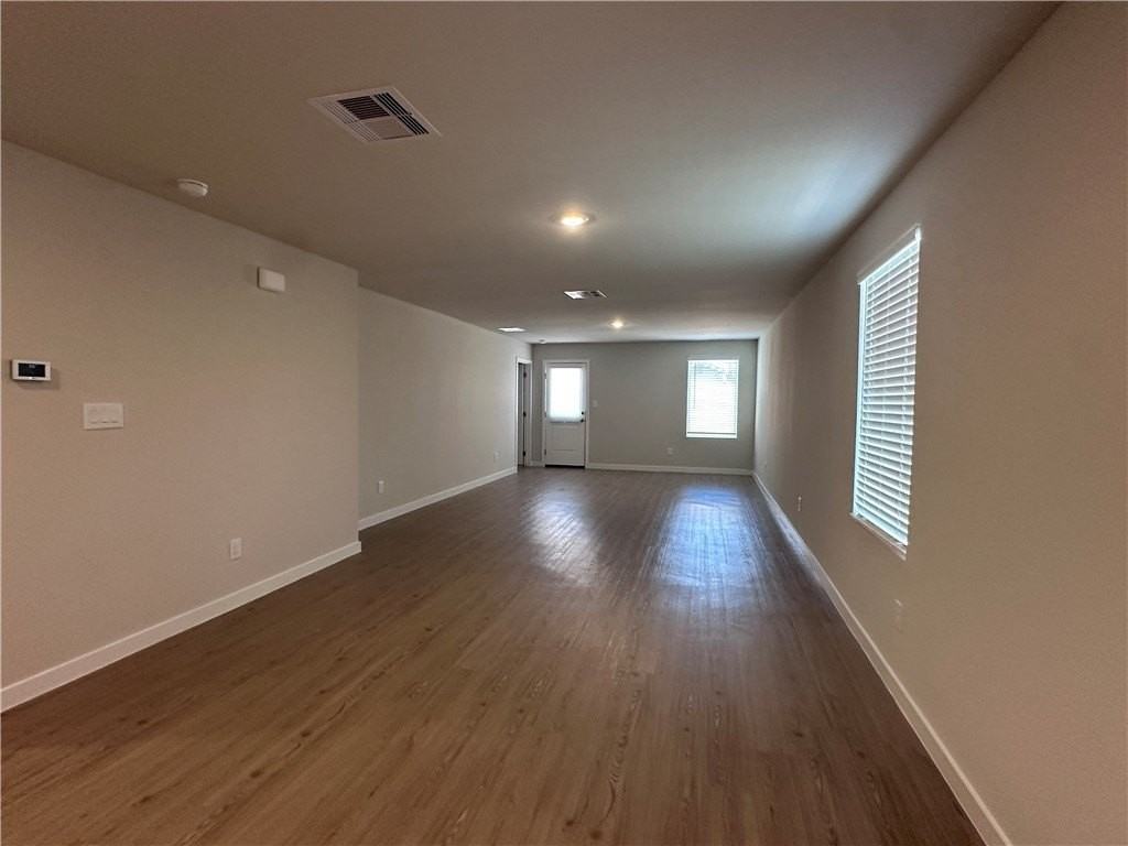 1606 Letty Ln - Photo 3 of 10