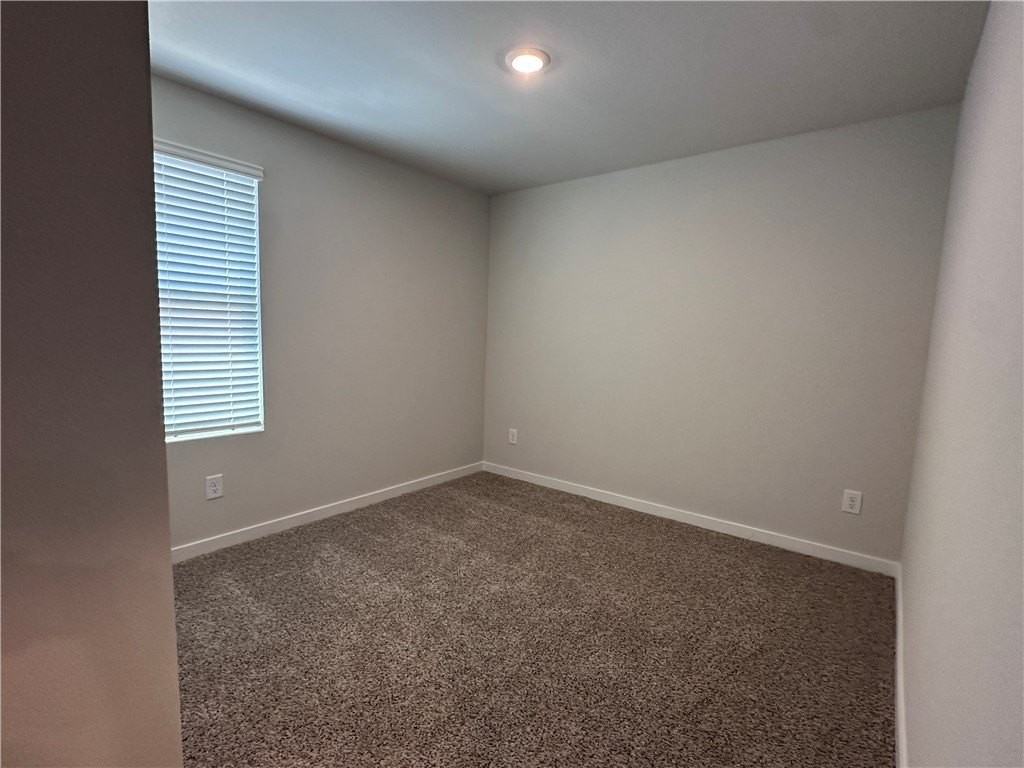 1606 Letty Ln - Photo 5 of 10