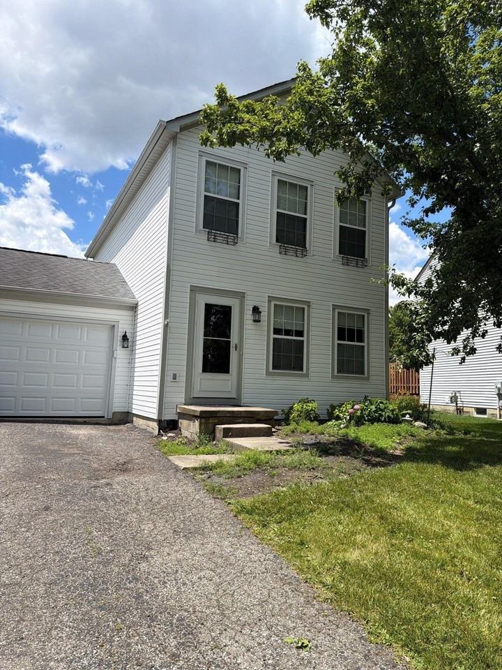 9079 Longstone Dr - Photo 2 of 16