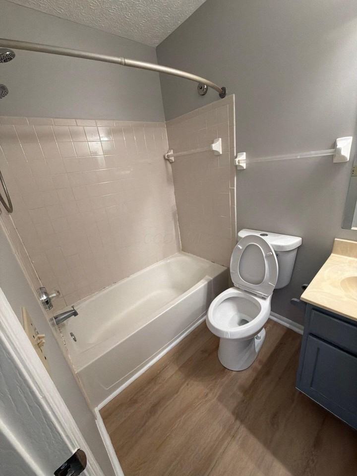 9079 Longstone Dr - Photo 4 of 16