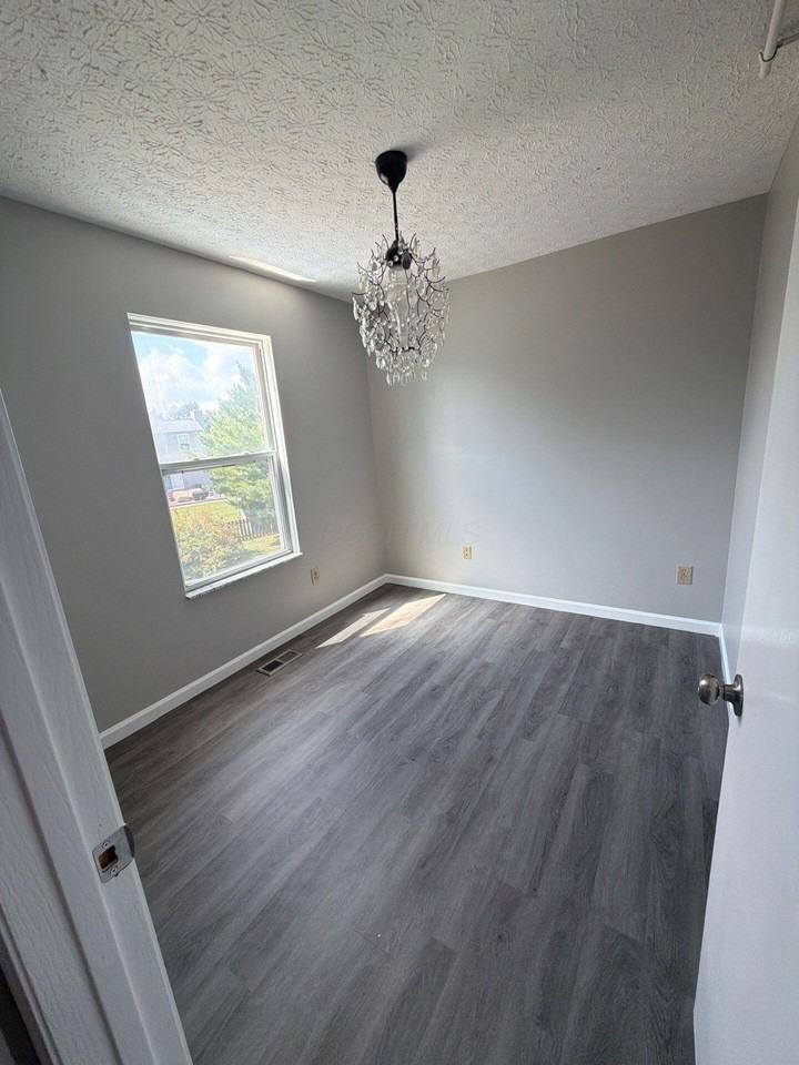 9079 Longstone Dr - Photo 6 of 16