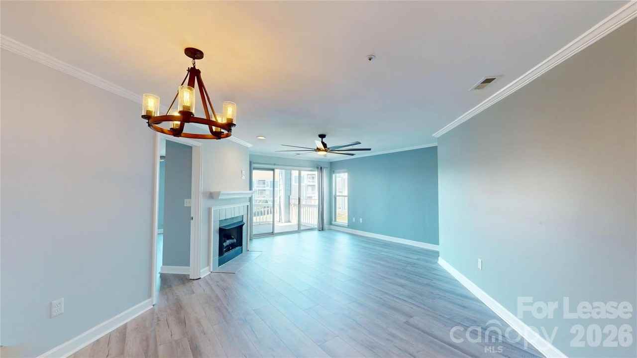 1105 Torrence Cir - Photo 2 of 36