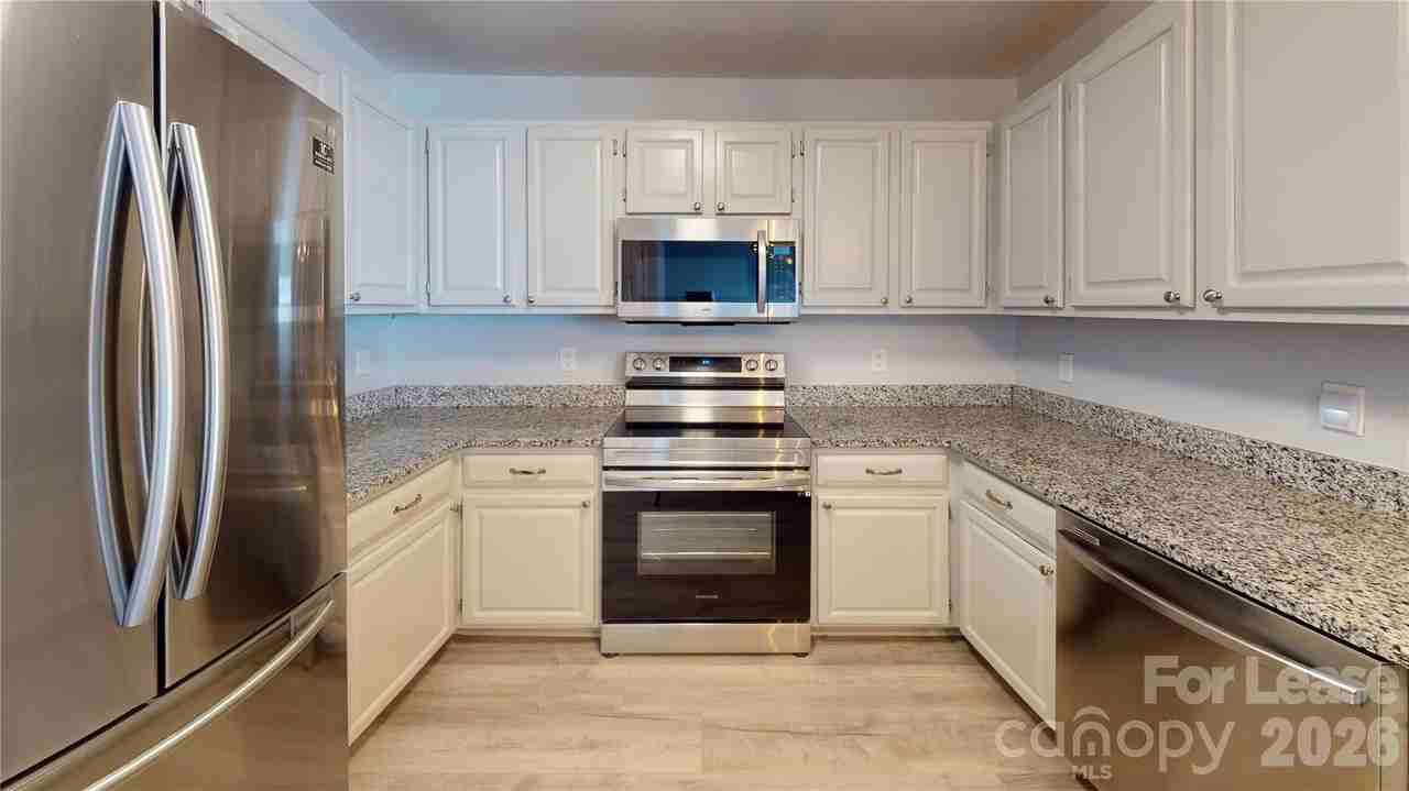 1105 Torrence Cir - Photo 4 of 36