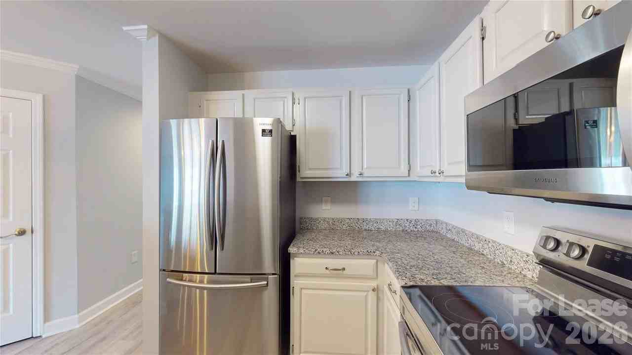 1105 Torrence Cir - Photo 5 of 36