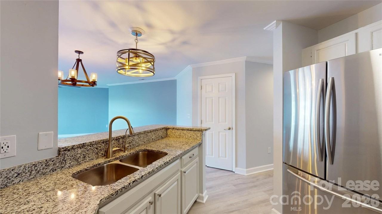1105 Torrence Cir - Photo 6 of 36