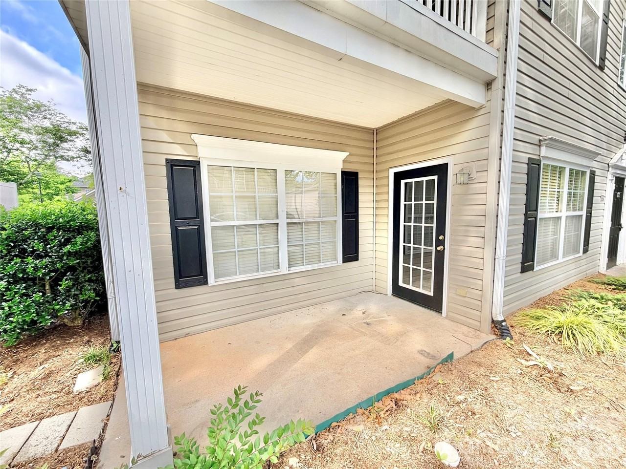 21230 Hickory St - Photo 3 of 22