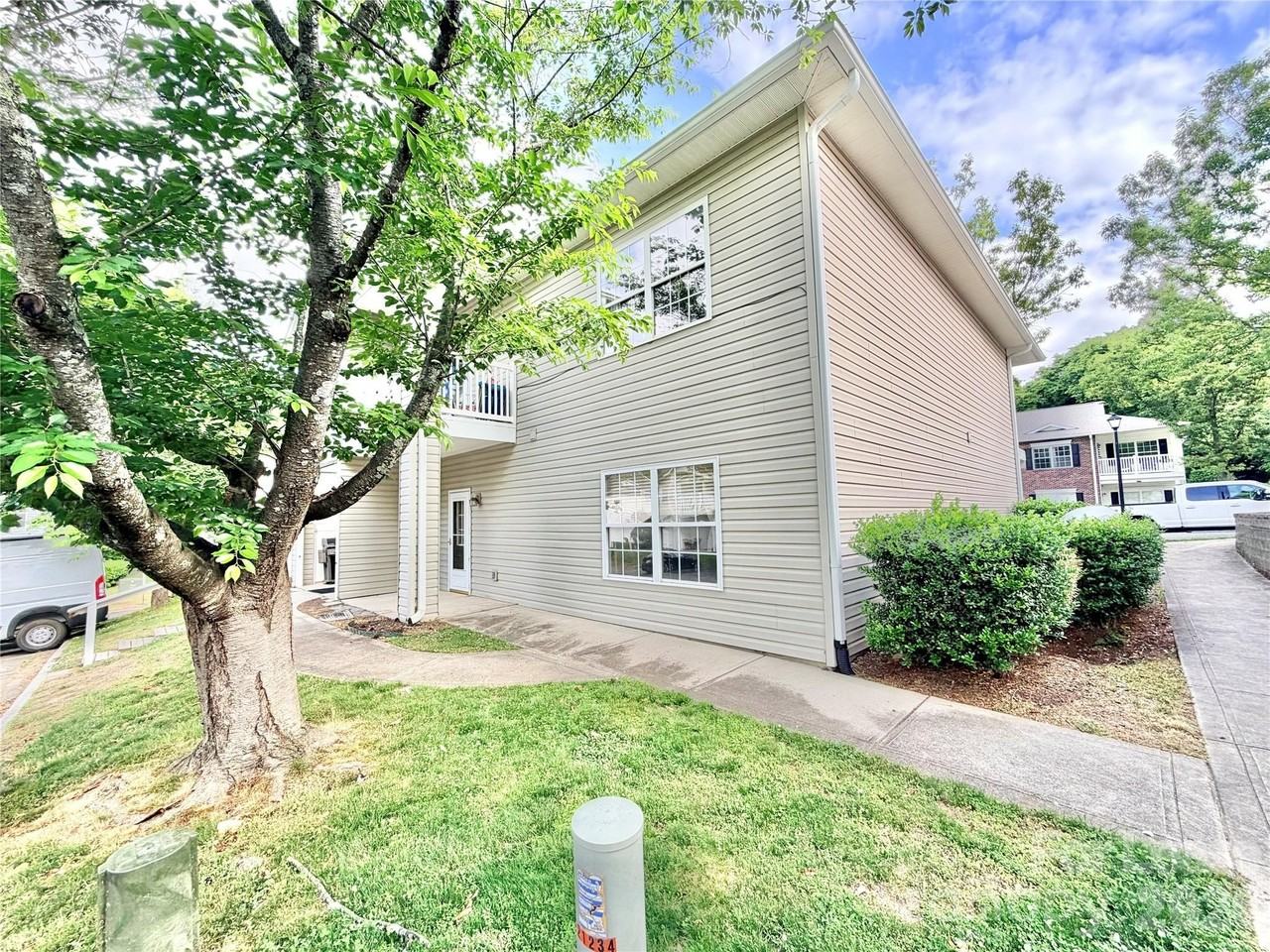21230 Hickory St - Photo 4 of 22
