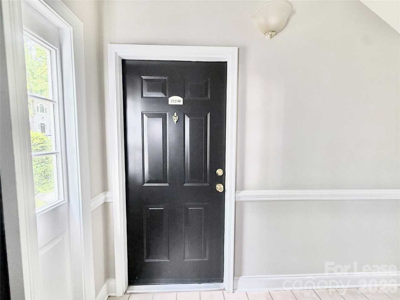 21230 Hickory St - Photo 5 of 22