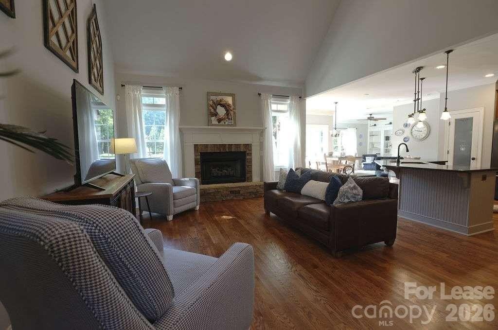 107 Sunset Bay Dr - Photo 2 of 25