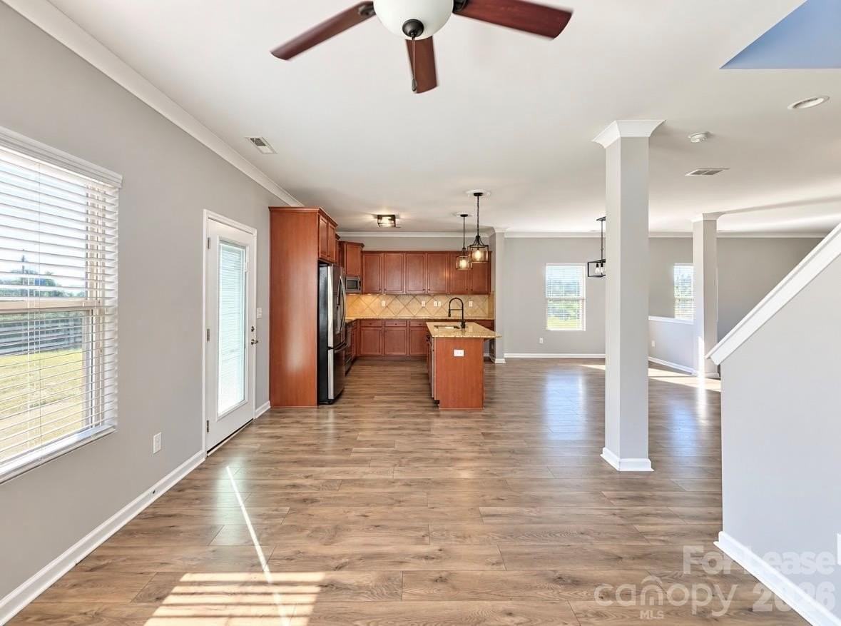 133 Altondale Dr - Photo 3 of 17