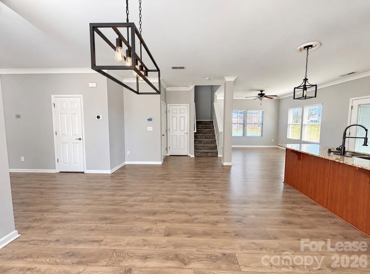 133 Altondale Dr - Photo 4 of 17