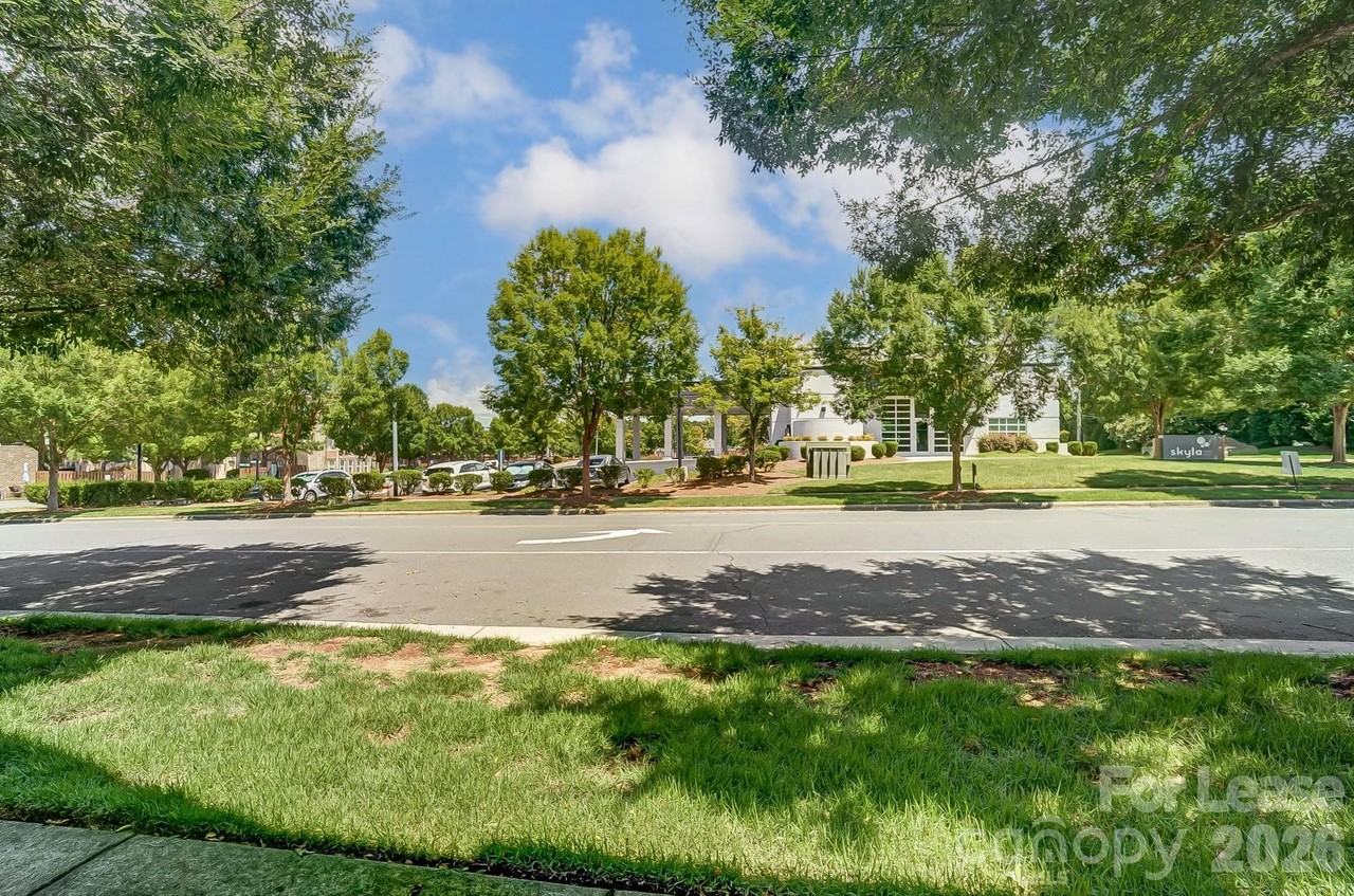 9519 Longstone Ln - Photo 6 of 41