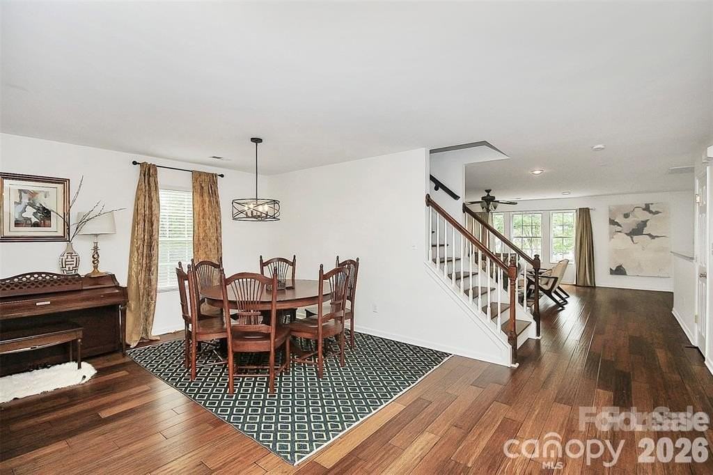 3133 Huntington Ridge Ct - Photo 2 of 18