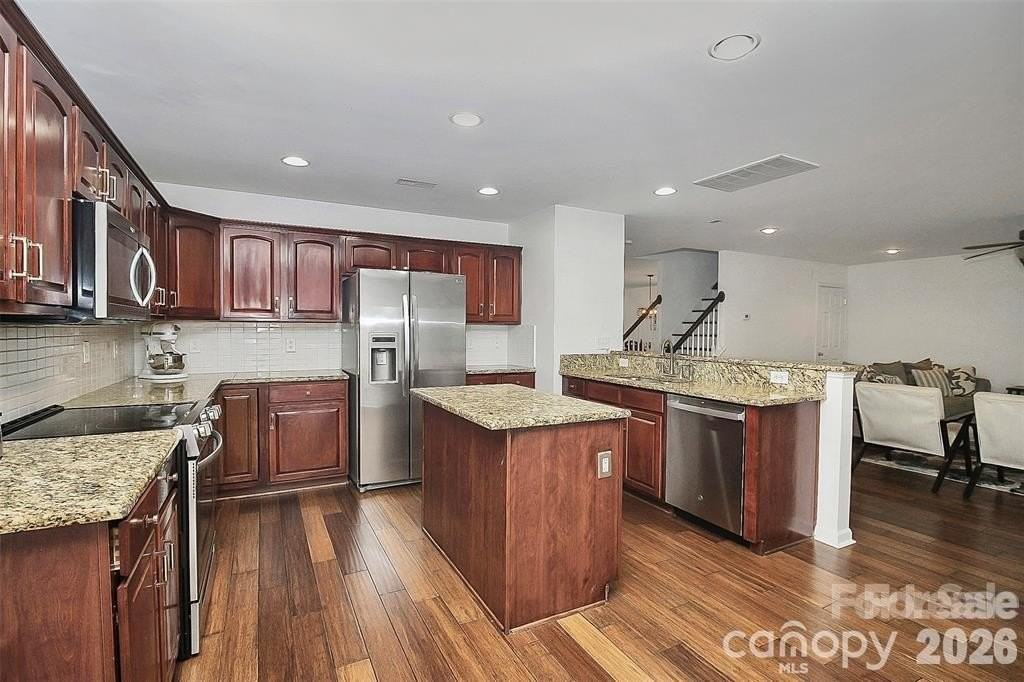 3133 Huntington Ridge Ct - Photo 6 of 18